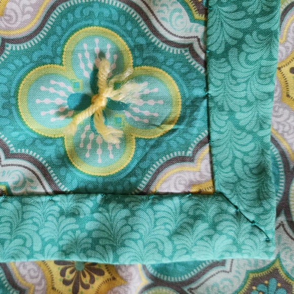 Hand sewn tack and pull style baby blanket - Picture 3 of 3